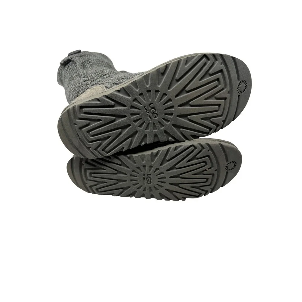 🤑UGG Australia 🩶🩷Y2k pop star ⭐️ Classic Cardy Grey Knit Button Boots  Size 6